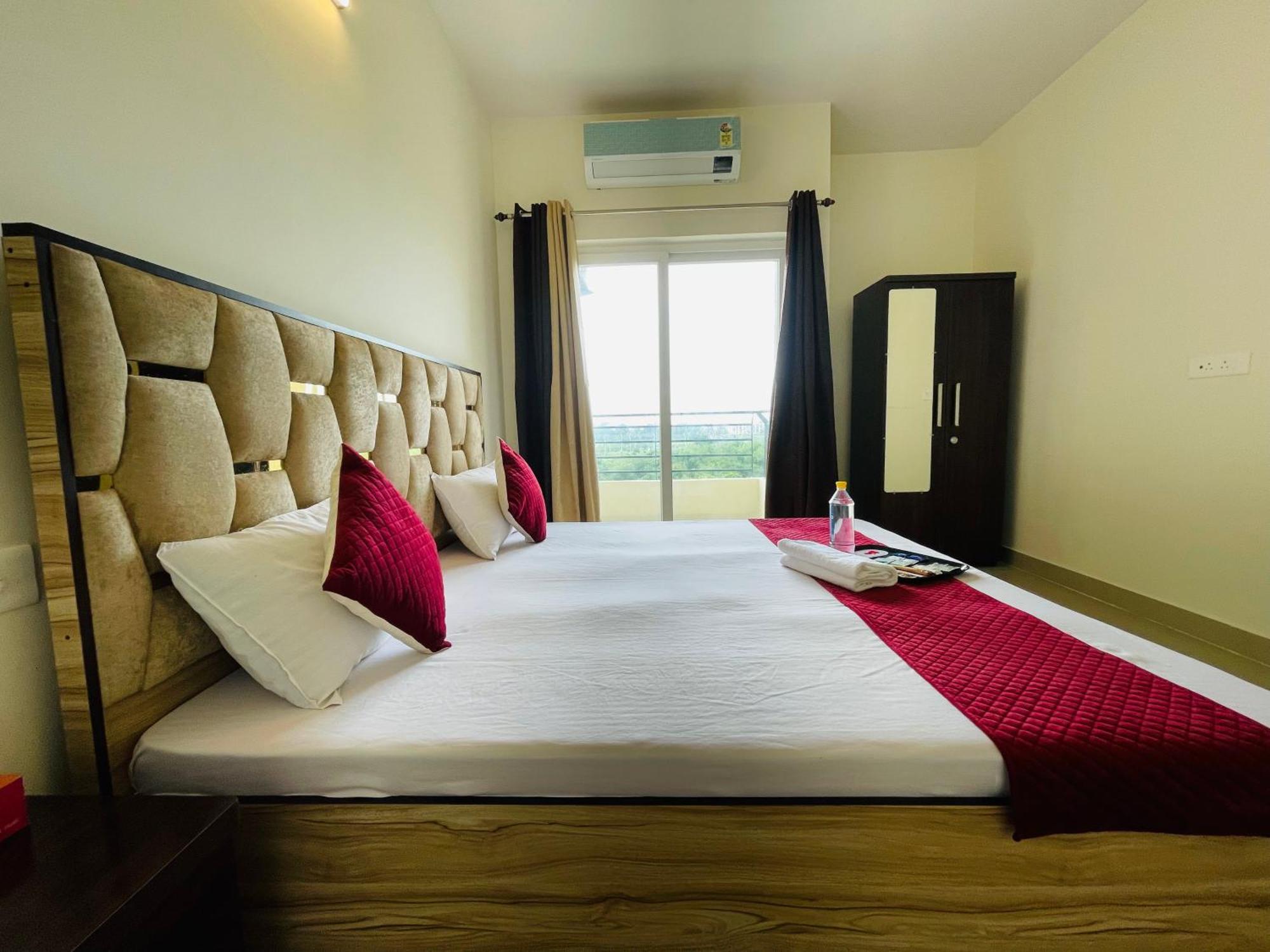 Atulyam Stays Sushant Golf City ลัคเนา ภายนอก รูปภาพ