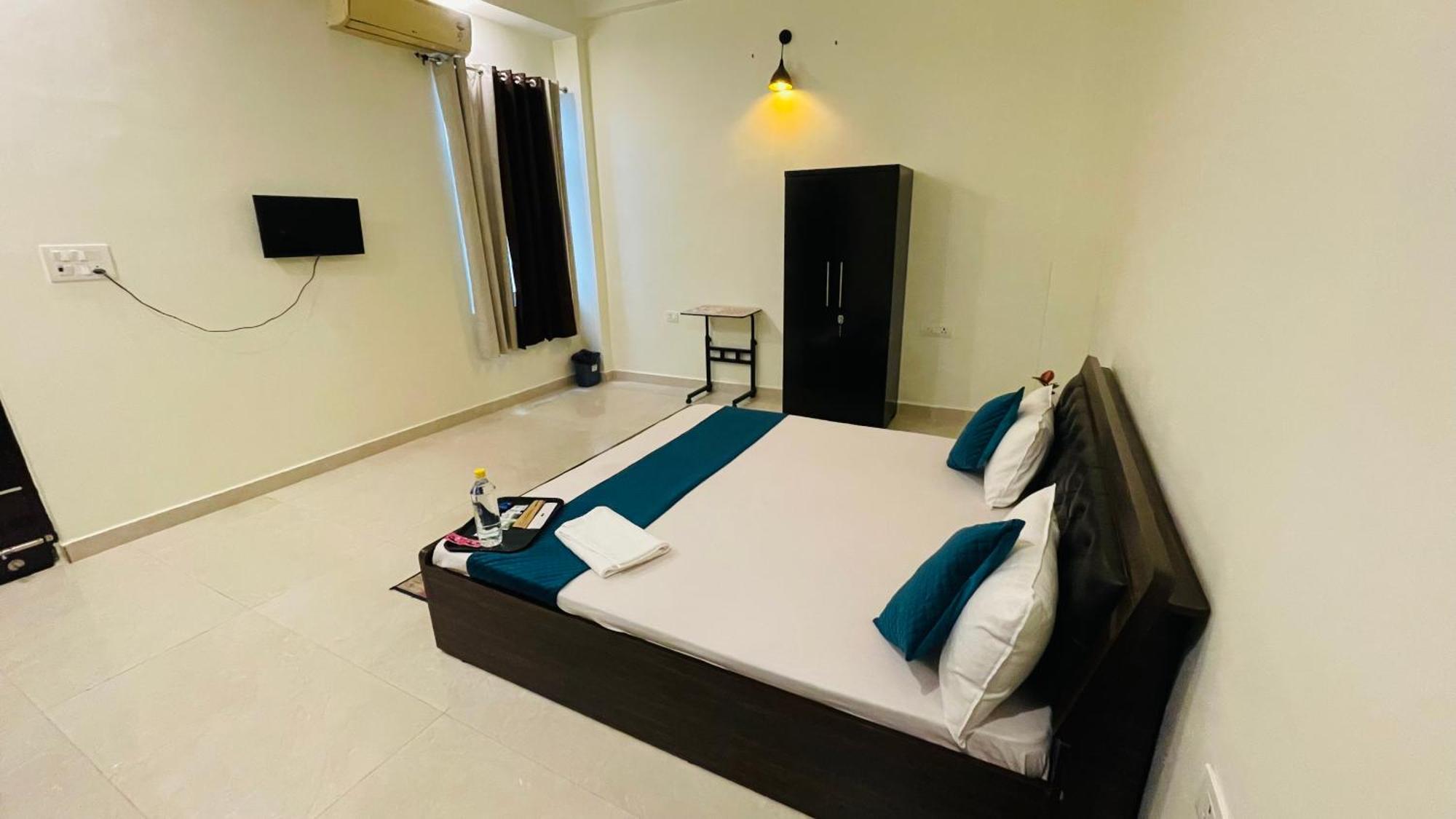 Atulyam Stays Sushant Golf City ลัคเนา ภายนอก รูปภาพ