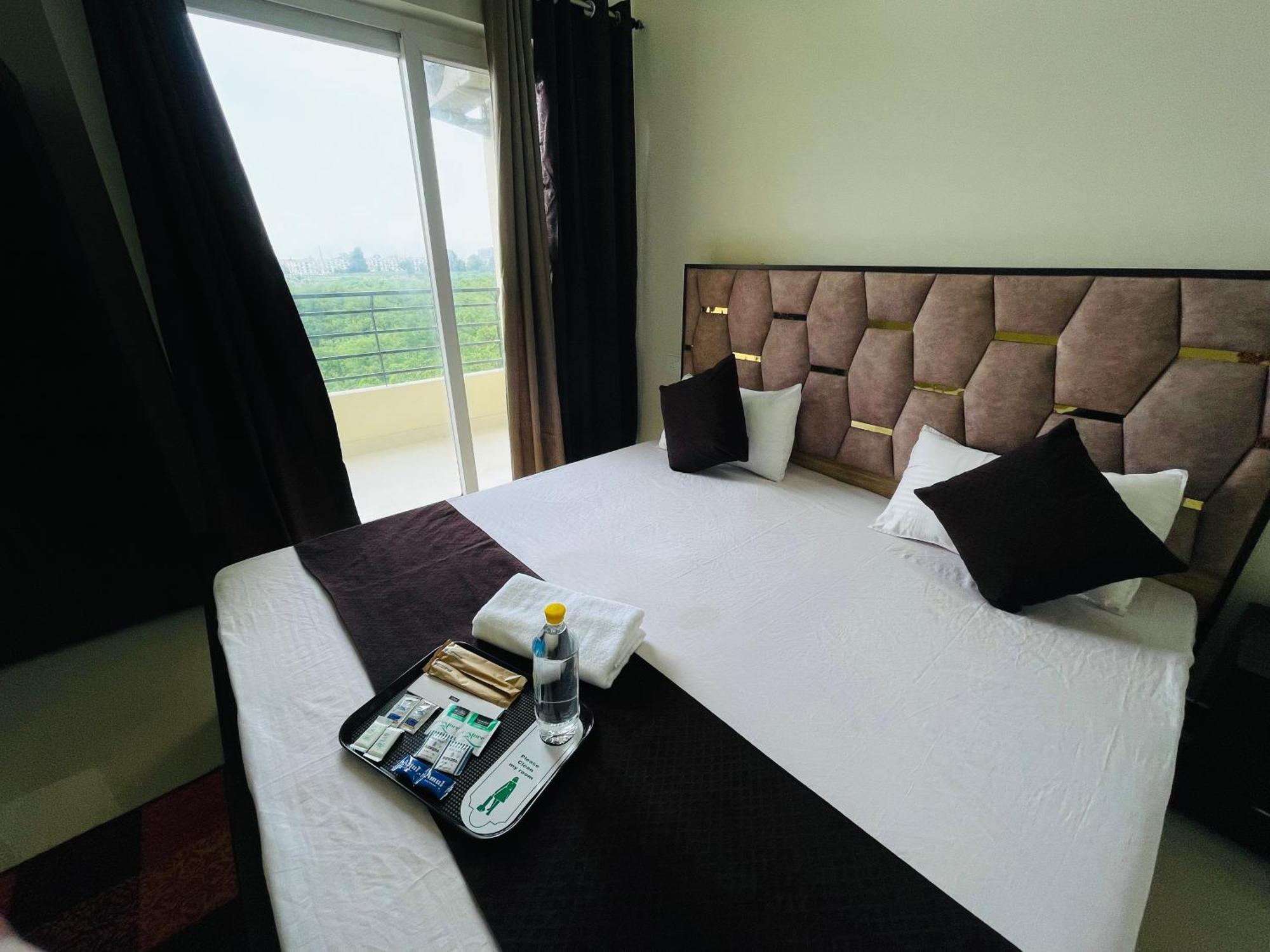 Atulyam Stays Sushant Golf City ลัคเนา ภายนอก รูปภาพ