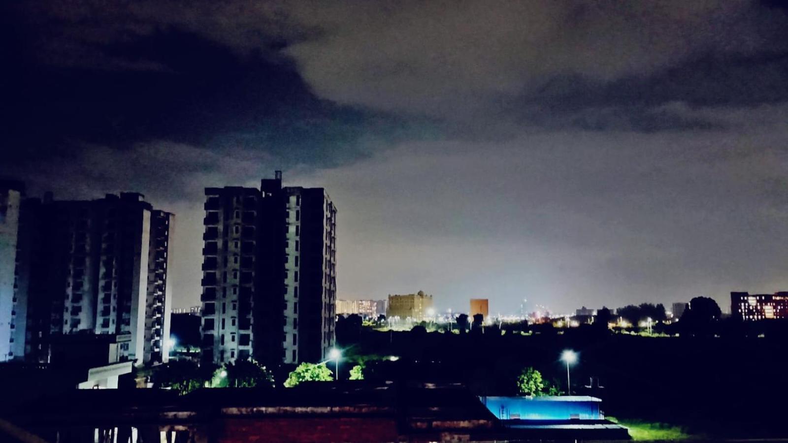 Atulyam Stays Sushant Golf City ลัคเนา ภายนอก รูปภาพ